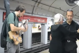 Amplificador Port&aacute;til Recargable de guitarra el&eacute;ctrica Vergara 20w x 10 pulgadas